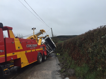 Heavy recovery truck in action 2